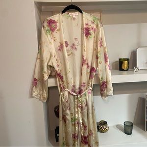 Oscar de la renta long floral robe with lace detail